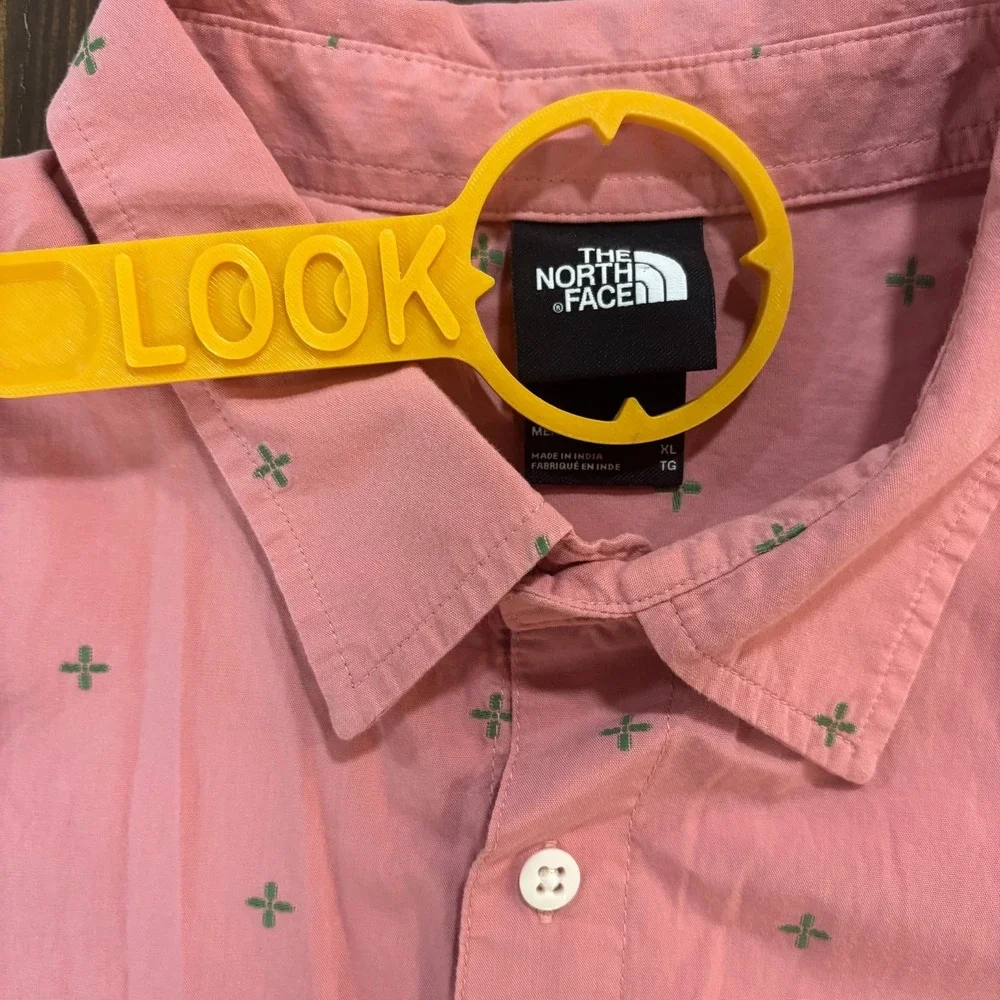 THE NORTH FACE Button Up Shirt Mens‎ XL Pink Cross Print Short Sleeve Pocket